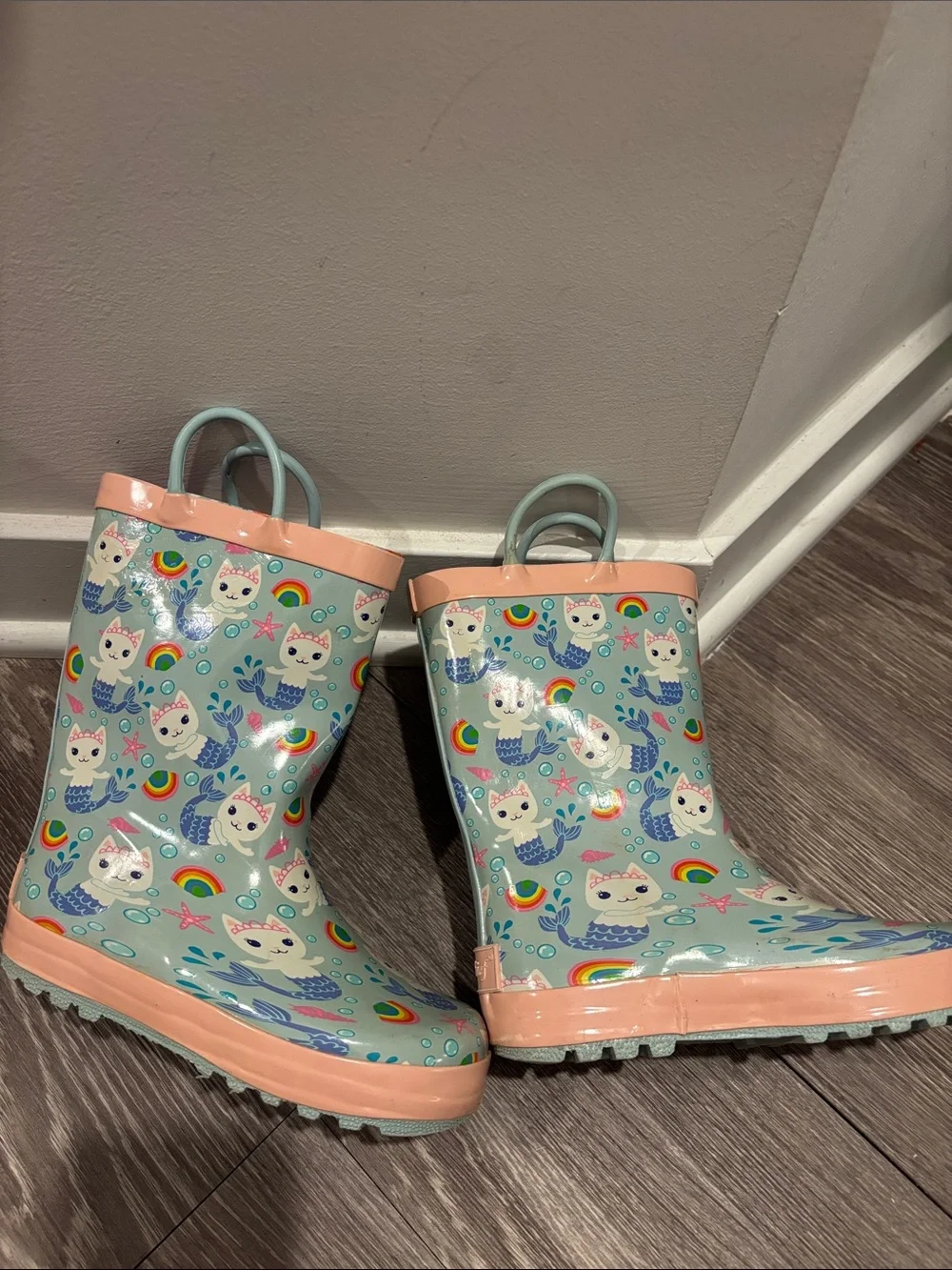 Pretty pink blue kitty cat mermaid rainbow rubber handle rainboots size 12 or 29